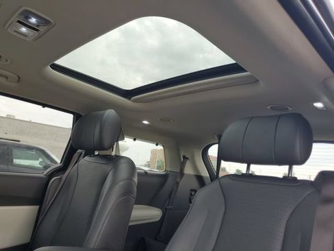 Used 2024 Kia Carnival SX Prestige FWD image 11