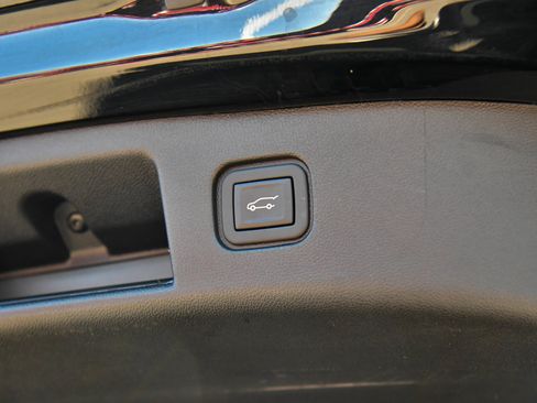 Used 2024 Chevrolet Blazer EV LT AWD/4WD image 50