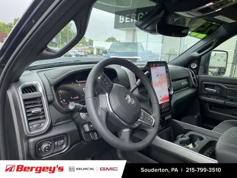 Used 2025 RAM 2500 Laramie AWD/4WD image 12