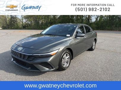 Used 2025 Hyundai Elantra SE