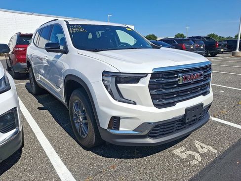Certified 2025 GMC Acadia Elevation AWD/4WD image 3