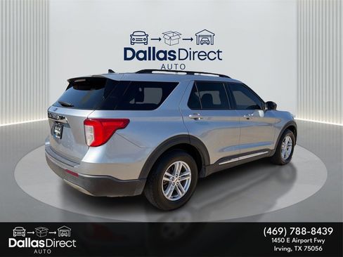 Used 2022 Ford Explorer XLT w/ Equipment Group 202A image 6