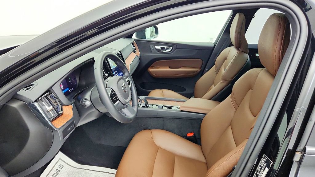 Used 2025 Volvo XC60 T8 Plus w/ Protection Package Premier AWD/4WD image 20