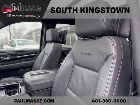 Used 2023 GMC Yukon XL Denali w/ Denali Reserve Package image 16