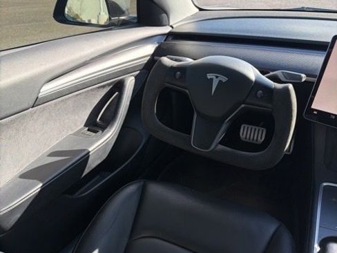 Used 2023 Tesla Model 3 Performance image 9