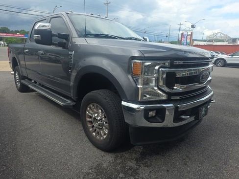 Used 2022 Ford F250 XLT w/ XLT Premium Package AWD/4WD image 3