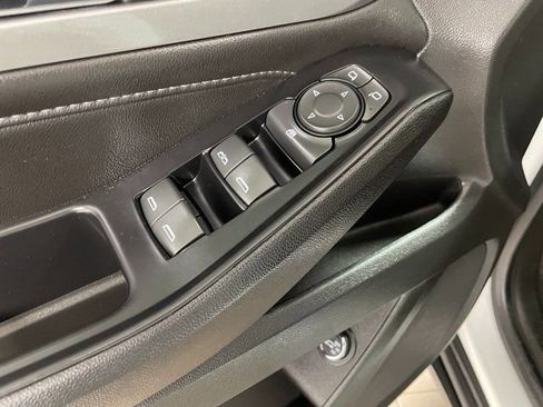 Used 2023 Chevrolet Traverse LT w/ Midnight/Sport Edition AWD/4WD image 19