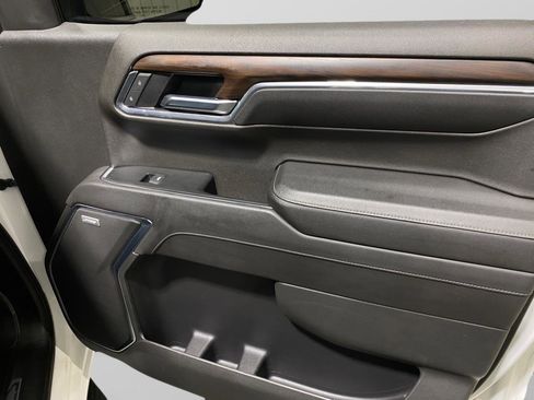 Used 2022 GMC Sierra 1500 SLT w/ SLT Convenience Package image 23