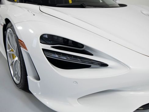 Used 2024 McLaren 750S Spider image 42