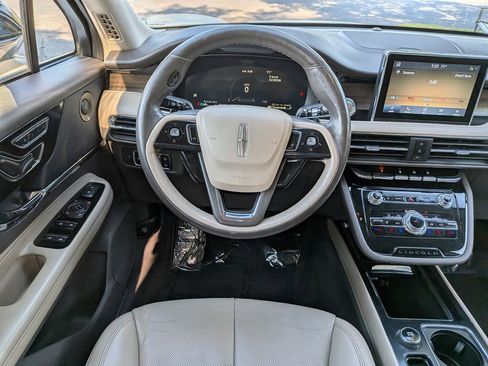 Used 2021 Lincoln Corsair Reserve w/ Elements Package FWD image 17
