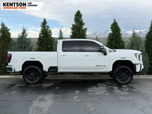 Used 2024 GMC Sierra 2500 AT4 w/ AT4 Premium Plus Package AWD/4WD image 9