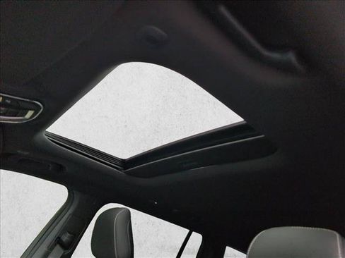 Used 2025 Jeep Grand Cherokee L Laredo RWD image 17