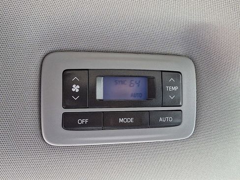 Used 2020 Toyota Sienna L image 12