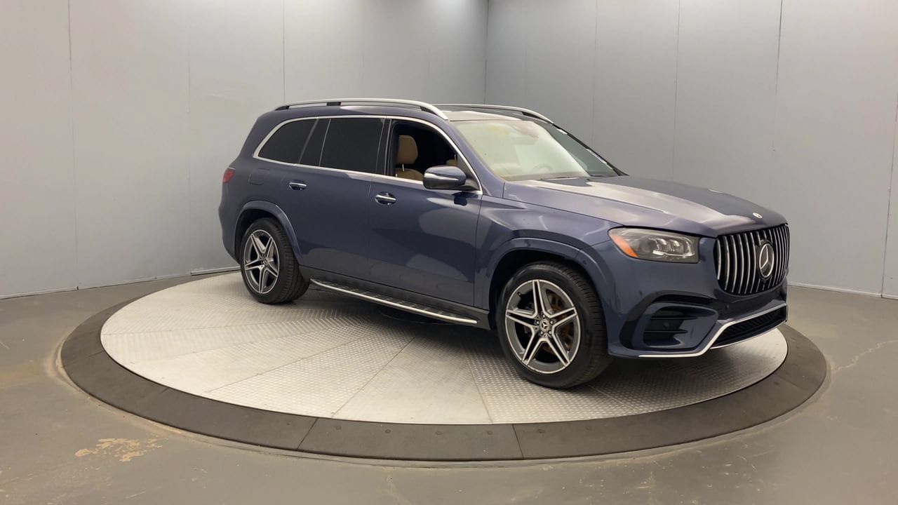 Used 2024 Mercedes-Benz GLS 450 4MATIC image 7