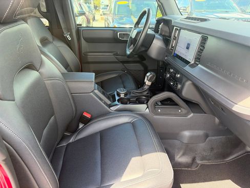 Used 2025 Ford Bronco Badlands AWD/4WD image 19