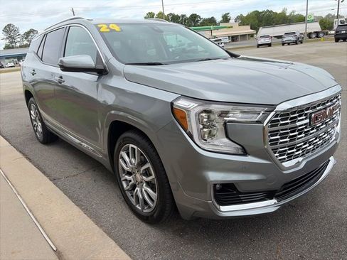 Used 2024 GMC Terrain Denali AWD/4WD image 5