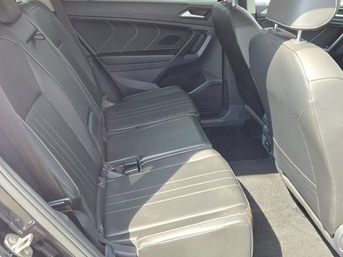 Used 2022 Volkswagen Tiguan SE AWD/4WD image 8