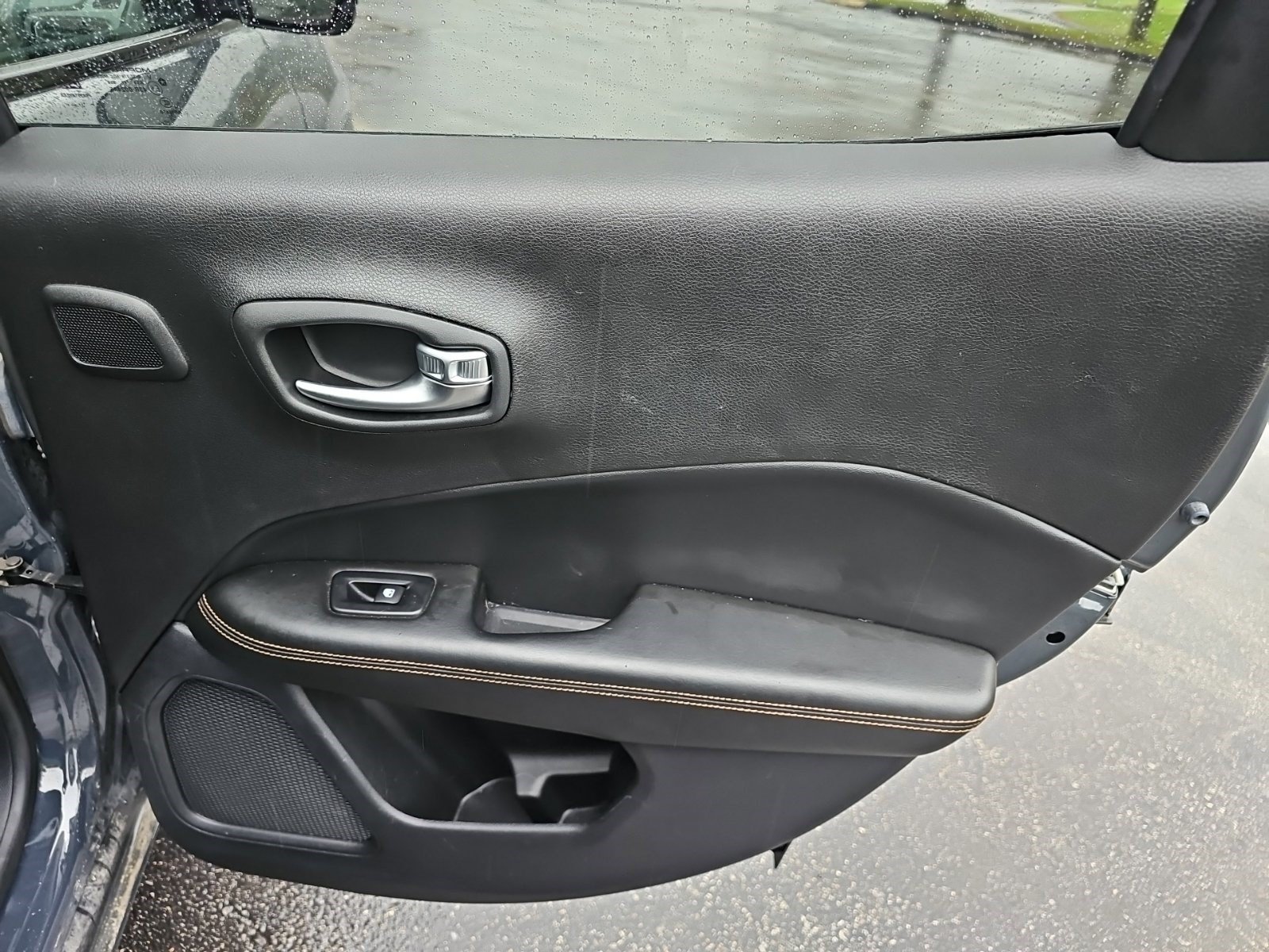 Used 2018 Jeep Compass Limited AWD/4WD image 15