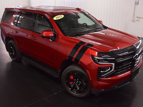 Used 2025 Chevrolet Tahoe RST w/ RST Performance Edition AWD/4WD image 9