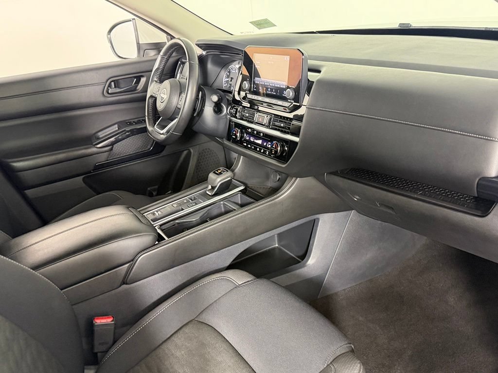 Used 2024 Nissan Pathfinder SV FWD image 21