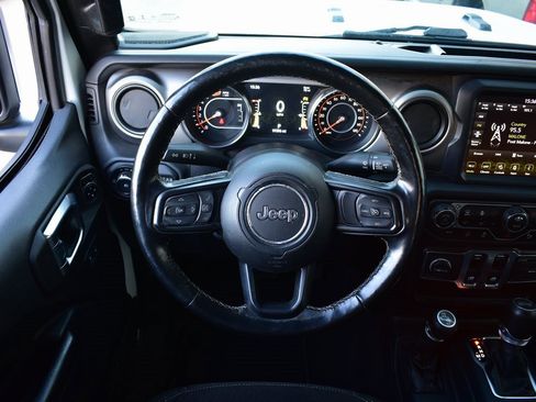 Used 2021 Jeep Wrangler Sport S image 32