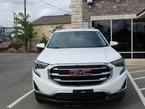 Used 2020 GMC Terrain SLT image 2