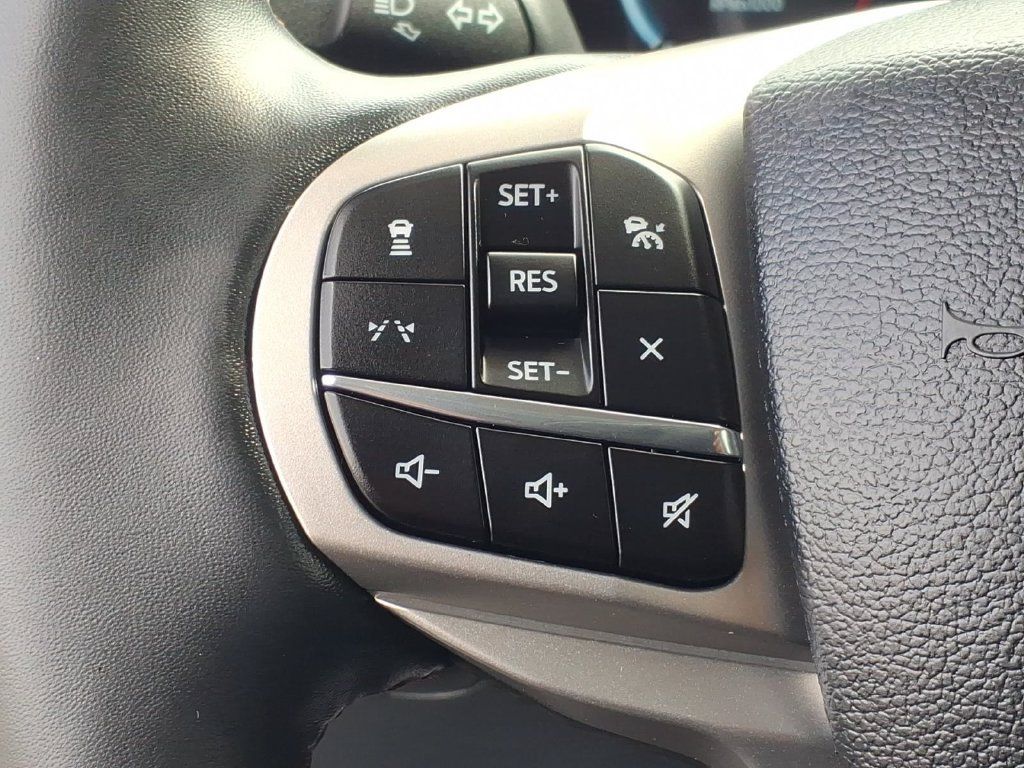 Used 2025 Ford Explorer Active w/ Active Comfort Package AWD/4WD image 13