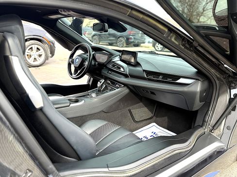 Used 2015 BMW i8 image 18