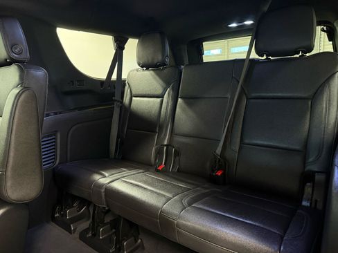 Used 2022 Chevrolet Suburban LT AWD/4WD image 25