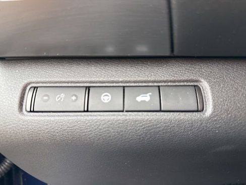 Used 2024 Nissan Pathfinder SL image 18