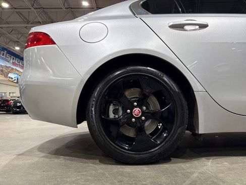 Used 2017 Jaguar XE Premium image 85