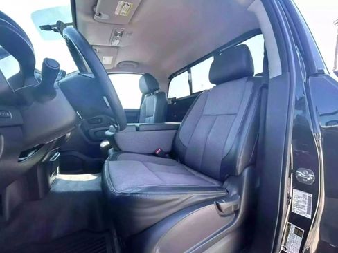 Used 2017 Nissan Titan S RWD image 22