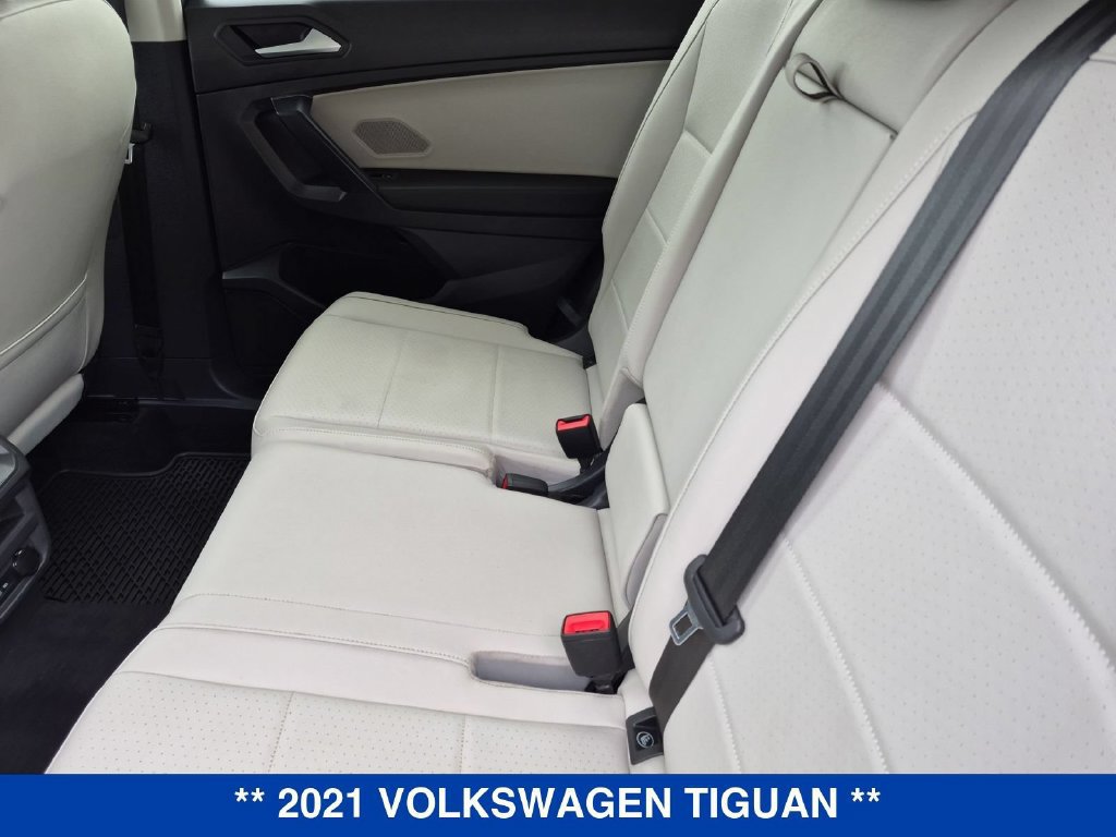 Used 2021 Volkswagen Tiguan SE FWD image 16