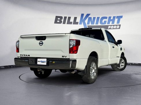 Used 2017 Nissan Titan SV image 5