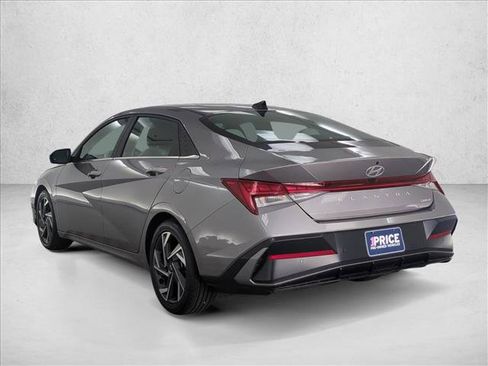 Used 2024 Hyundai Elantra Limited FWD image 8