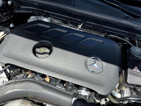 Used 2025 Mercedes-Benz CLA 250 image 31