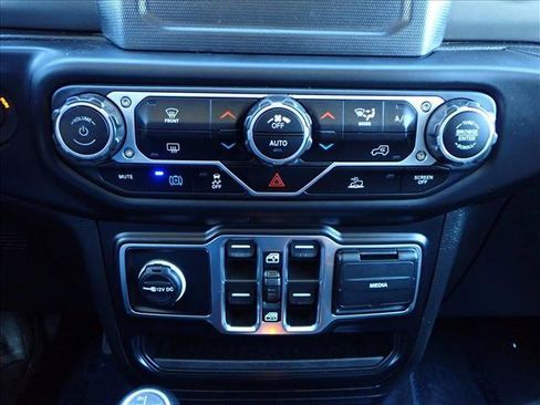 Used 2023 Jeep Wrangler Unlimited image 18