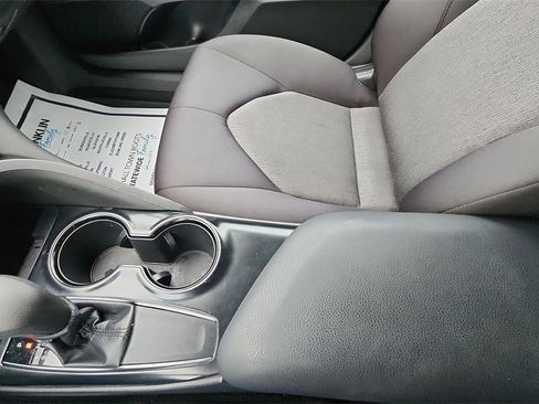 Used 2019 Toyota Camry LE image 25