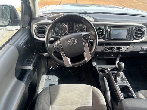 Used 2017 Toyota Tacoma SR5 image 2