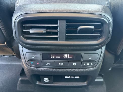 Used 2023 Honda Pilot Elite image 13