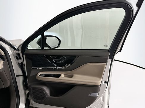 Used 2022 Lincoln Corsair AWD w/ Equipment Group 101A image 33