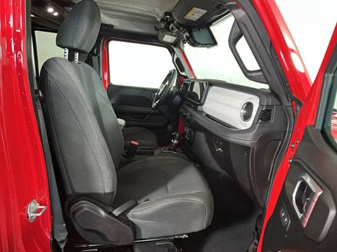 Used 2024 Jeep Wrangler Unlimited Sahara AWD/4WD image 33