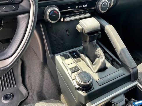 Used 2025 Toyota 4Runner SR5 AWD/4WD image 11