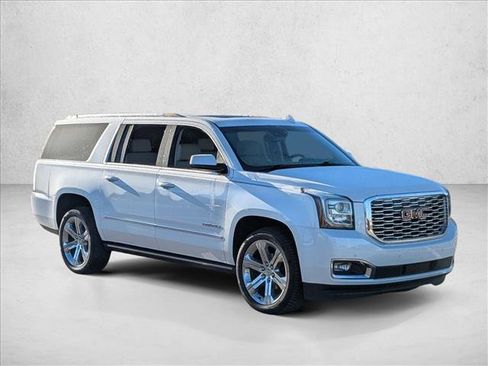 Used 2019 GMC Yukon XL Denali w/ Denali Ultimate Package image 3