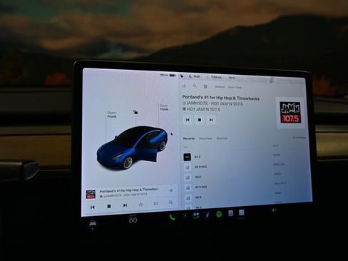 Used 2021 Tesla Model 3 Standard Range Plus RWD image 27