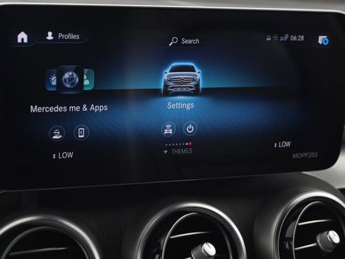 Used 2022 Mercedes-Benz GLC 300 4MATIC w/ Driver Assistance Package image 39