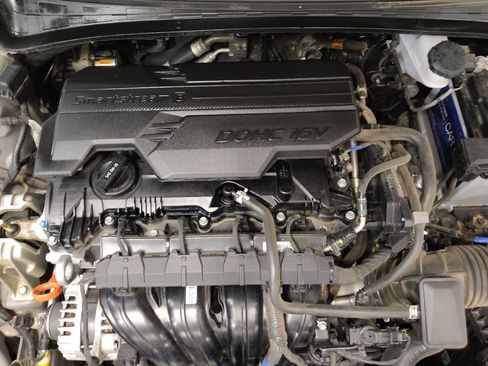 Used 2024 Hyundai Elantra Limited FWD image 30