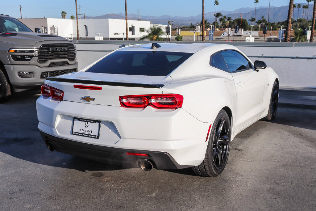 Used 2024 Chevrolet Camaro LT RWD image 9