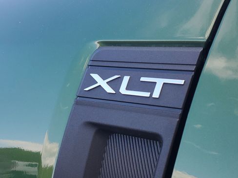 New 2025 Ford Maverick XLT w/ XLT Luxury Package image 6