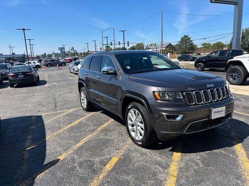 Used 2017 Jeep Grand Cherokee Limited AWD/4WD image 4